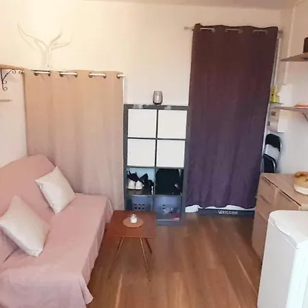 Cosy 18e Jules Joffrin Apartment